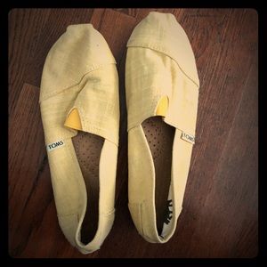 Toms